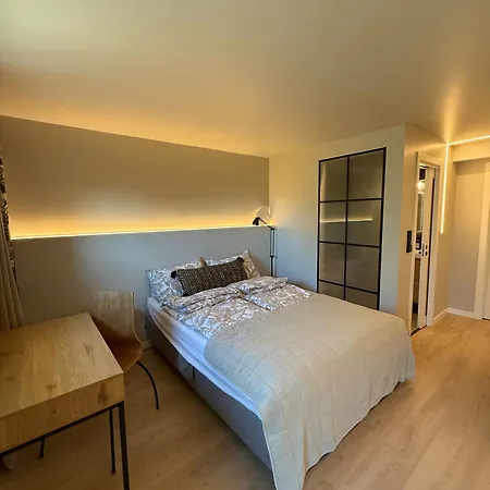 Newly Renovated Rom Fana Διαμέρισμα *
