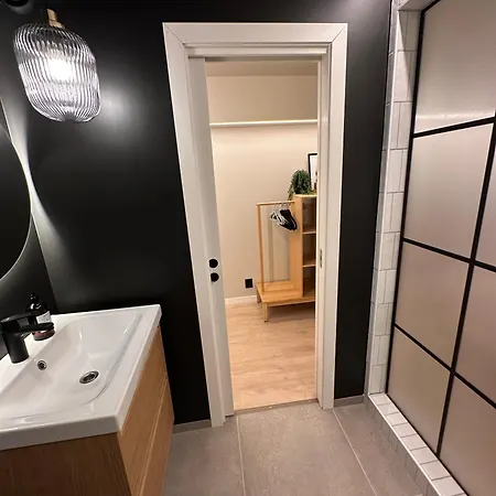 Newly Renovated Rom Fana Daire *